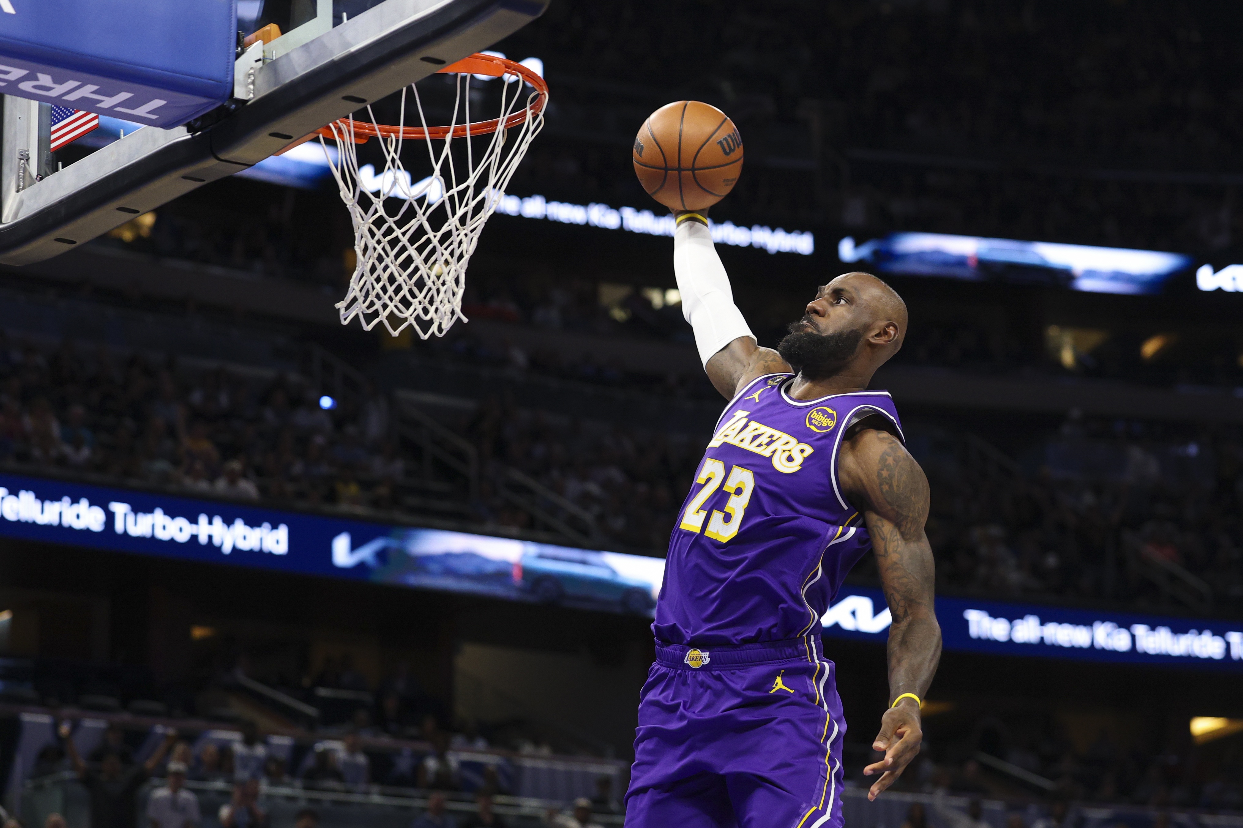 凯发k8国际-詹姆斯缺战雷霆!名记:湖人四天三赛 反正上也要输还不如休息!